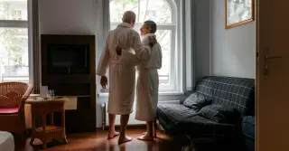 Aging Brains and Dimming Eyes: The Science Behind Early Morning Wake-Ups