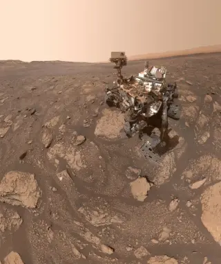 Ancient Martian Clay Reveals Long-Lived Organic Chemistry