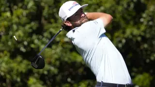 Masters moving day sparks chaotic scramble as 12 chase the lead