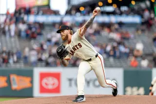Giants Lose Whisenhunt to UCL Tear as MRI Looms
