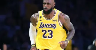 Lakers ride balanced scoring and tough defense to seize Game 1 over Rockets