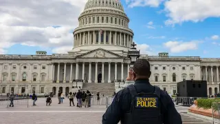 FBI investigates over 100 suspicious powder mailings to congressional and election offices