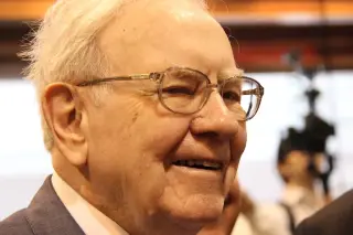 Buffett Orchestrates Berkshire's $30B Alphabet Stake, Keeping Influence After Chair Transition