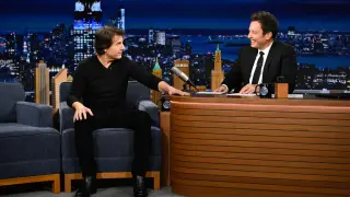Taylor Swift Teaches Tom Cruise Football at Chiefs Game, Reveals on Tonight Show