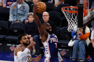 Sixers Beat Knicks 106-100 as Stars Adapt to New Roles