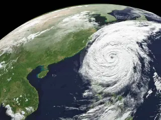 Typhoon Champi Forces Nationwide Shutdown in Taiwan as Storm Looms