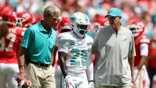 Achane ACL tear devastates Dolphins; McCarthy trade reshapes Giants