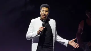 Lionel Richie pauses tour to recover from heart procedure