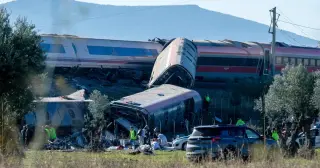 Spain declares national mourning after signaling error causes fatal high-speed train collision