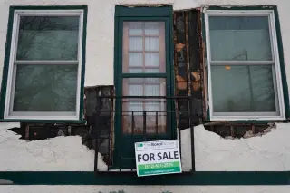 Mortgage rates near 7.3% stall U.S. home sales at year-to-date lows