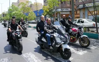 Tehran funeral turns into rebuke of Iran’s peace negotiators