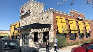 Applebee's Kiosk Tip Calculation Sparks Controversy Over After-Tax Gratuity