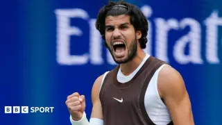 Alcaraz Powers Past Wu to Reach US Open Round of 16 on Comeback
