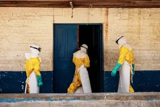 Ebola Outbreak Could Enter Unprecedented Nightmare, Experts Warn
