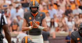 MacIntyre to Start for Tennessee vs. Arkansas as Brandon Recovers