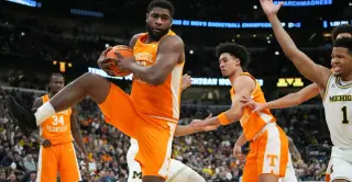 Missouri Lands Rugged Transfer Big Jaylen Carey