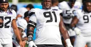 49ers Sign Naquan Jones to Patch Defensive Line Holes