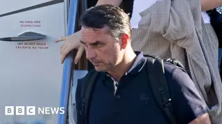 Flávio Bolsonaro Arrives in Miami, Declares Self 'Leader' After Election Defeat
