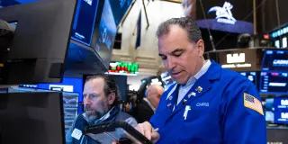 AI Stocks Spark Market Rally as Lumentum Leads AI Rebound and AMC/Domino’s Beat