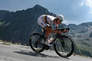 Tourmalet gamble backfires as Pogacar seizes the Tour’s suspense