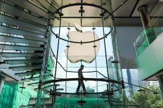 Valuation Shift: Investors Reassess Big Tech Amid AI Spending