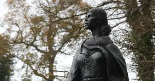 Reviving Grace: The Pirate Queen Reclaims a Marginal Pirate's Legend