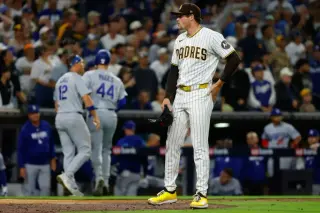 Miller miscue fuels Dodgers' ninth-inning walk-off to even series with Padres