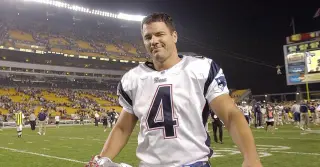 Vrabel Recounts Vinatieri Tales as Kicking Icon Enters Hall of Fame