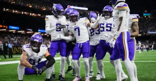 Vikings Reach 5-0 as Murray’s Mobility and Depth Shine Before Trade Deadline