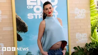 Anne Hathaway quashes fake-bump chatter with playful reveal