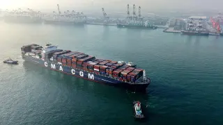 Fire at Qingdao dock leaves 25 dead on Liberian-flag cargo ship