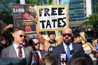 Tate brothers in Romanian court over extradition clash