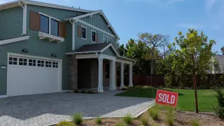 Mortgage Rates Hit 7.12% as Borrowers Shift to Riskier ARMs