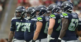 Seahawks ride their depth to a dominant 31-7 win over the Cardinals