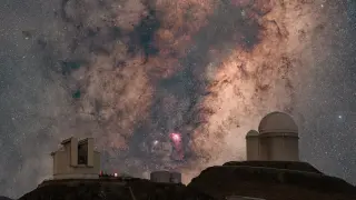 Astrophotographer Captures Milky Way and Nebulae Above ESO's Atacama Telescopes