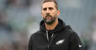 Eagles Collapse Late as Offensive Scheme Fails to Adapt to Pressure