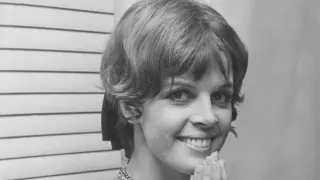 Claudine Longet, French Singer-Actress Behind 'The Party,' Dies at 84