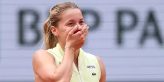 Underdog Polish Qualifier Reaches French Open Final with Seven-Figure Payday