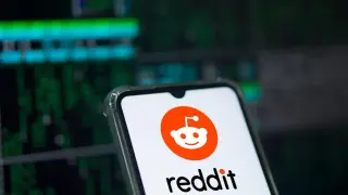 r/opensource moderators ban AI-generated projects, sparking community split