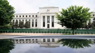 Economists urge Fed to hike rates to tame inflation despite Trump’s calls for cuts