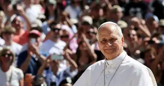 Pope Leo XIV Races to Aid Fainting Priest at Vatican General Audience
