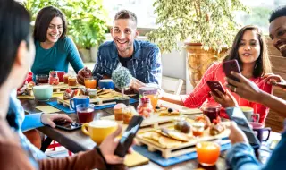 Weekend Meal Irregularity Linked to Higher Heart Disease Risk in Men