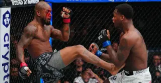 King Green Rallies to Finish McKinney in Round 1 at UFC 329