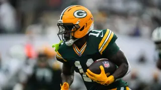 Packers WR Reed Sidelined After Neck Injury, Remains in New Jersey