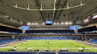 Airman dies after uncontrolled rappel from Alamodome rafters before UTSA-Navy game