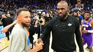 Curry Touts Warriors Pitch to LeBron Amid Free-Agency Buzz