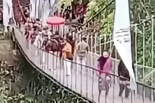 Bridge Collapse at Indonesian Ribbon-Cutting Leaves Several Injured