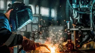 Manufacturing Jobs Climb as PMI Signals Broad Expansion