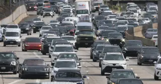Federal MPG Rollback Sparks Legal Clash and Industry Strategy Shifts