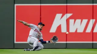 Tigers crumble in Minnesota as Twins erupt to a 15-2 rout